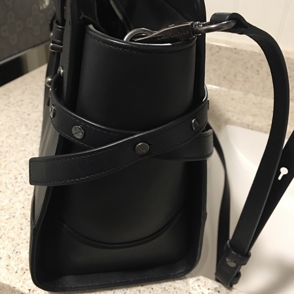 SOLD MARC JACOBS Satchel- Not available - Picture 6 of 11